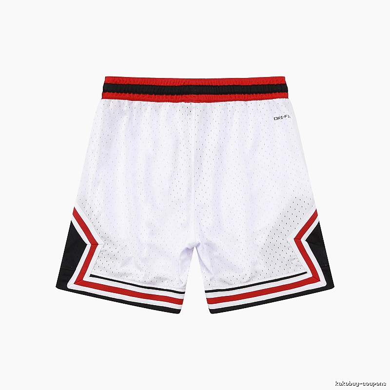 AJ sporty white shorts