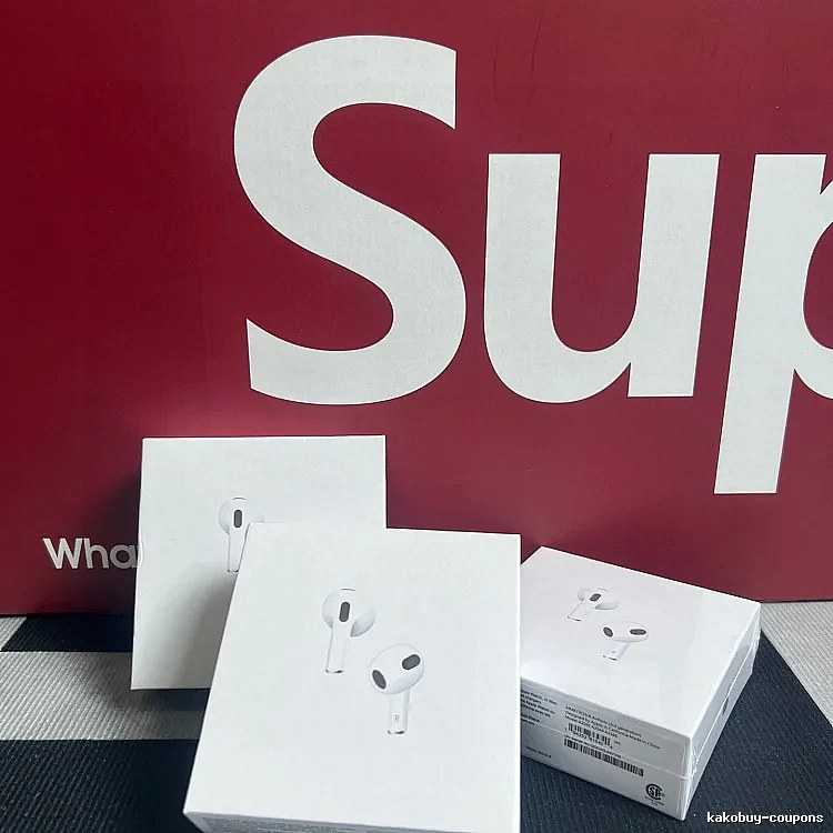 Apple AirPods Pro Earbuds Gift Set