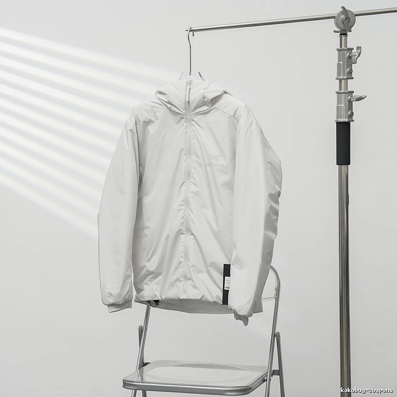 Arc'teryx Signature Edit Light Shell Jacket in White
