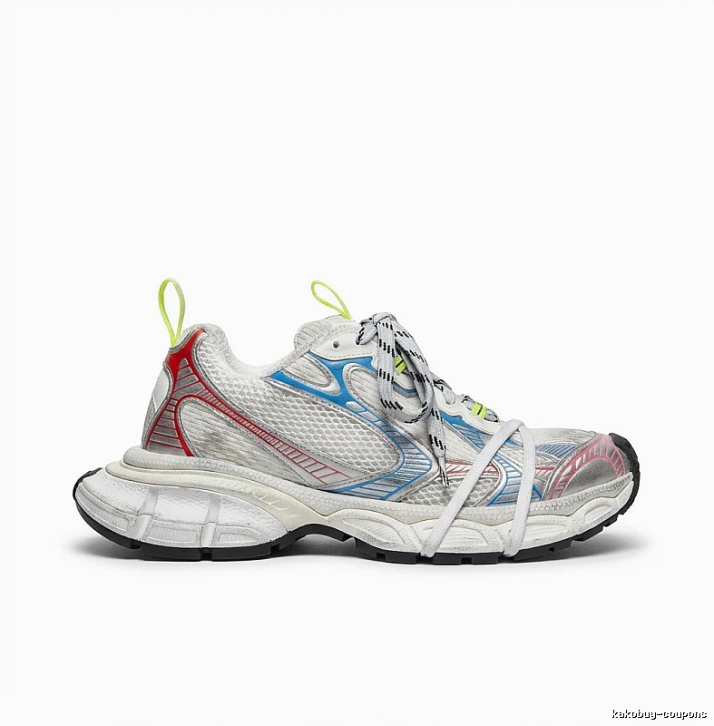 Balenciaga retro-style sports shoes