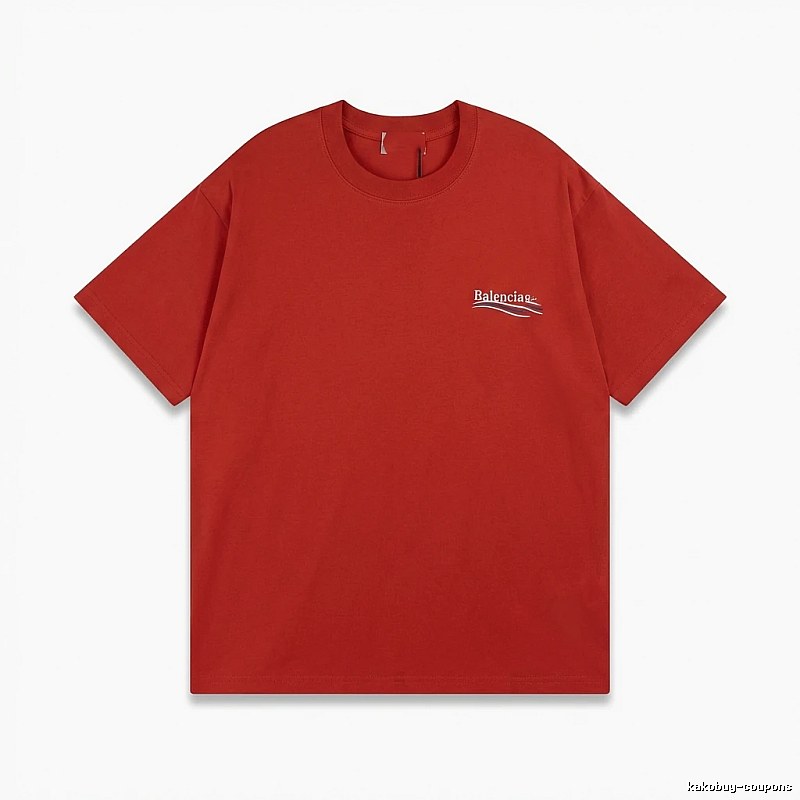Balenciaga's simple-style red T-shirt