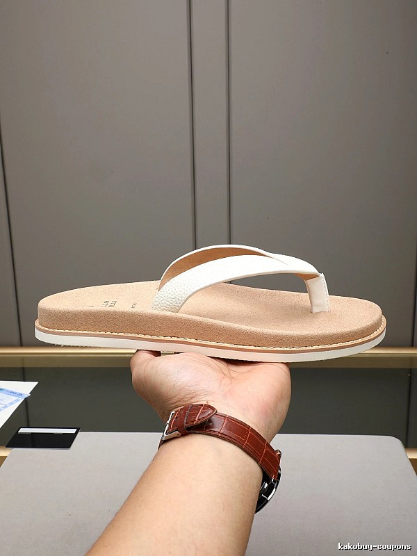 Brunello Cucinelli Casual Style Off-white Flip-flops