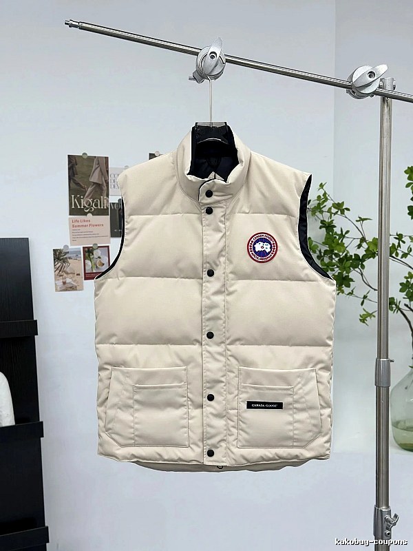 Canada Goose Classic Puffer vest Cream Button Vest for Daily Styling