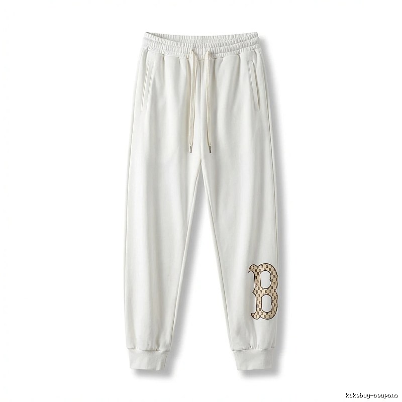 Classic casual white pants in MLB style.