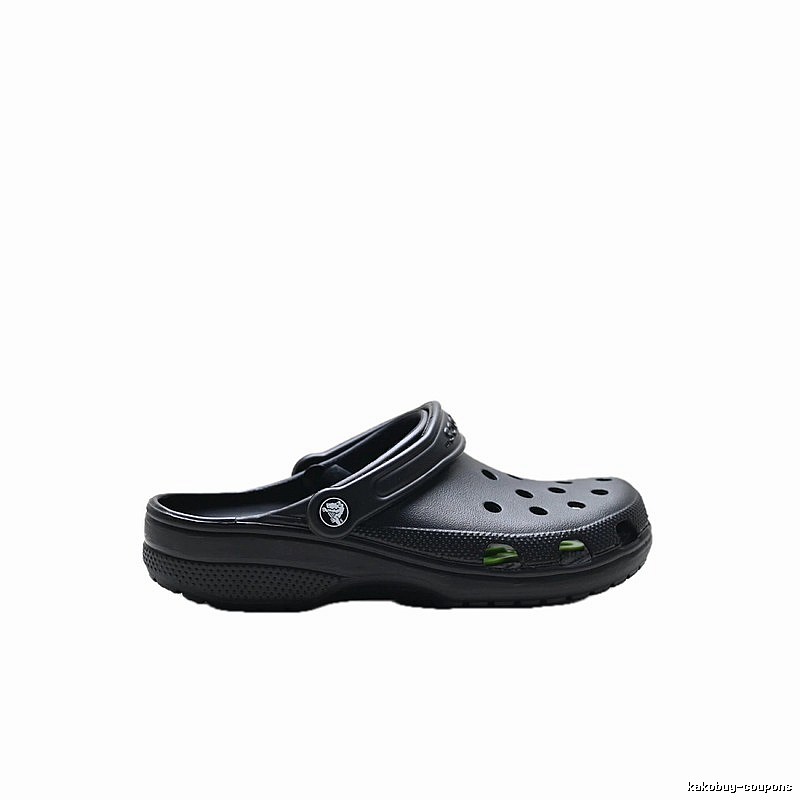 Crocs Classic Clog in simple black style