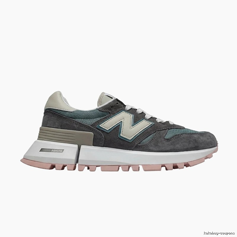 New Balance retro gray sports shoes